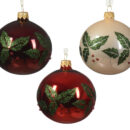 3 χριστουγεννιάτικες μπάλες σε μπορντό, κόκκινο και άσπρο κρεμ χρώμα με γκλίτερ διακόσμηση γκι.