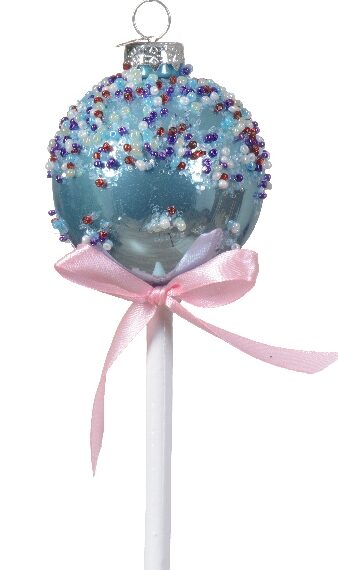 Στολίδι σε σχήμα cake pop χρώματος γαλάζιου. Διακόσμηση με μωβ, γαλάζιες, κόκκινες και λευκές χάντρες. Στο λευκό ξυλάκι είναι δεμένος ένας ροζ φιόγκος.