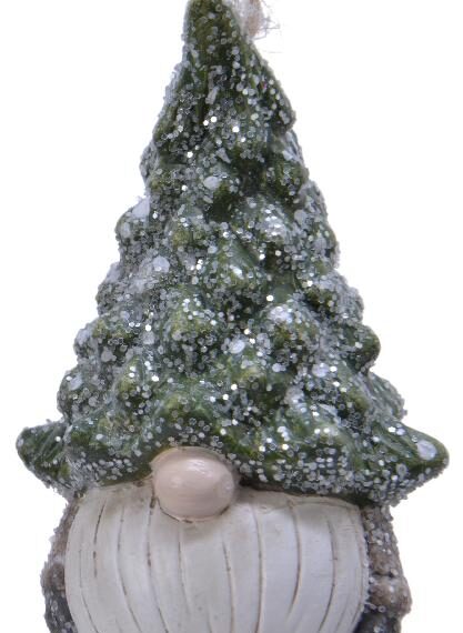 Στολίδι νάνος από τερακότα. Φορά καπέλο που μοιάζει με έλατο με γκλίτερ. Μόνο η μύτη του νάνου είναι ορατή. Έχει μακριά λευκή γενειάδα.