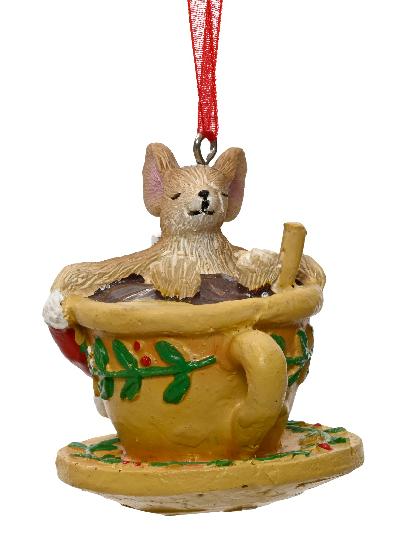 Ένα ποντικάκι είναι βυθισμένο μέσα σε μια κούπα με ζεστή σοκολάτα.