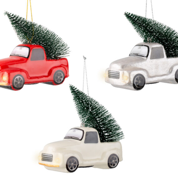 Σετ 3 τμχ αγροτικό αυτοκίνητο που στην καρότσα του έχει χριστουγεννιάτικο δέντρο.Το αγροτικό έχει φώτα μπαταρίας και ανάβει τους προβολείς του. Ένα κόκκινο αγροτικό Ένα ασημί αγροτικό Ένα σπαστό λευκό αγροτικό 11,5 x 5,5 x 5,5cm.