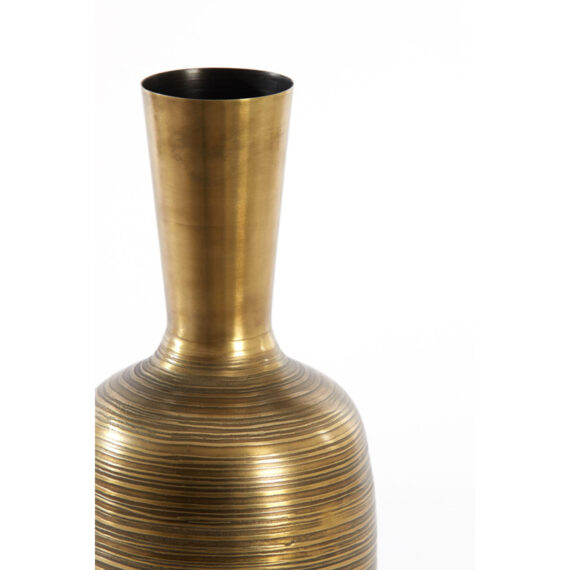 Μεταλλικό αντικέ μπρονζέ βάζο με οριζόντιες ρίγες.  Η διάσταση του είναι 15 x 15 x 46cm